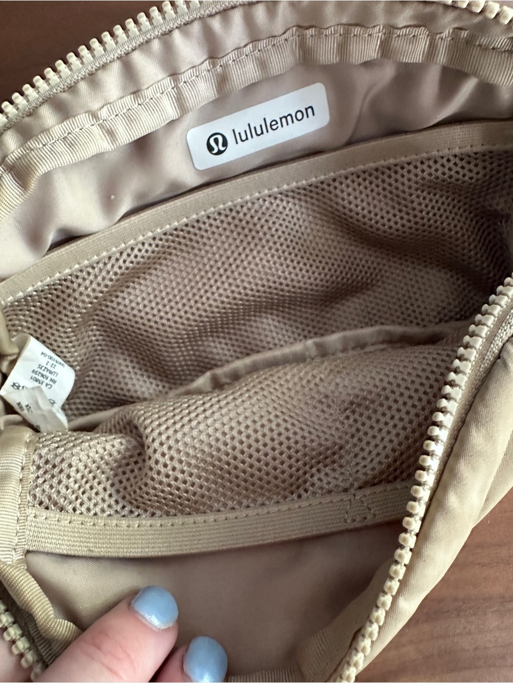Lululemon Everywhere Belt Bag 1L - Picture 6 of 6